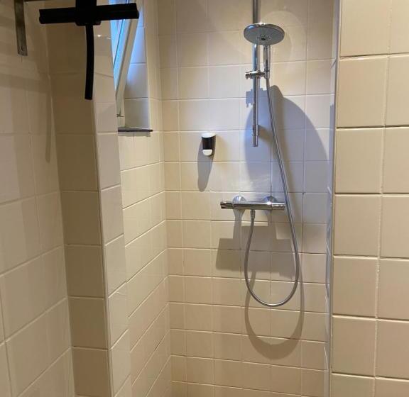 استودیوی لوکس, B&b De Lage Zwaluw