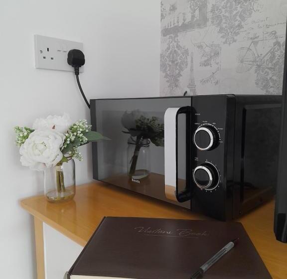 Номер Стандарт, Debonair Bnb @33