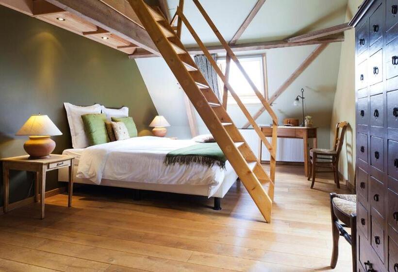 バス共有のスタンダードルーム, Pahilleke