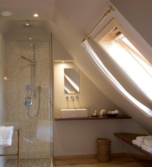 バス共有のスタンダードルーム, Pahilleke