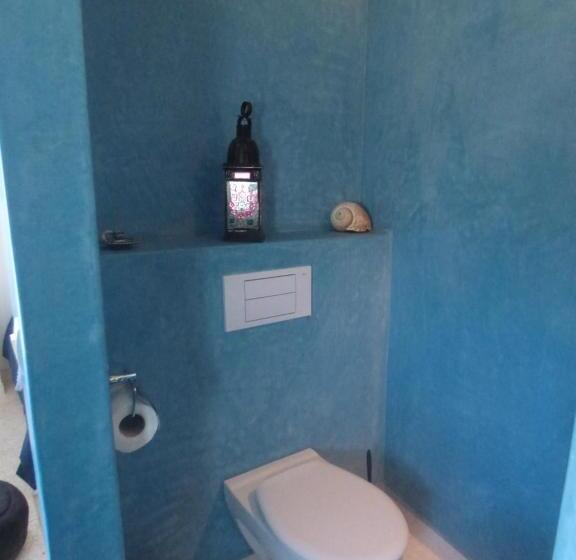 اتاق استاندارد, Janna D Ifni