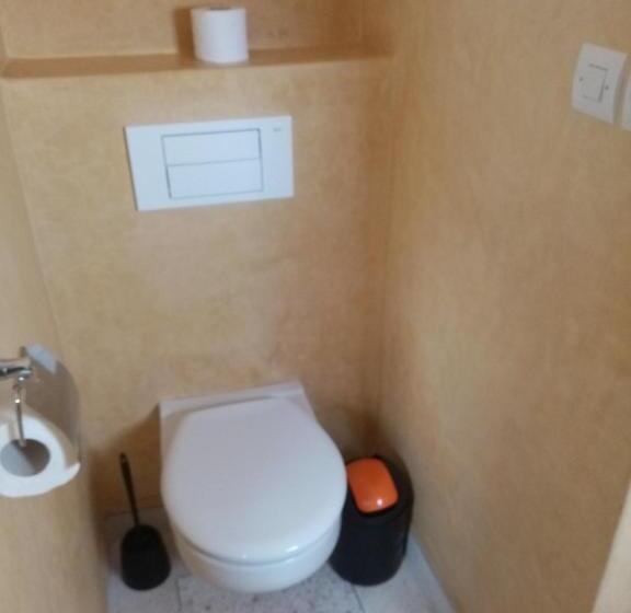 اتاق استاندارد, Janna D Ifni