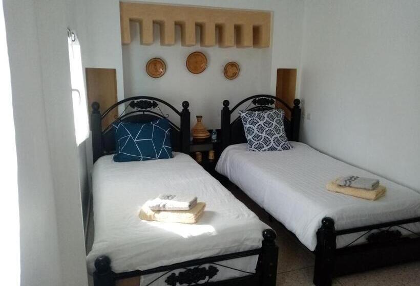 اتاق استاندارد, Janna D Ifni