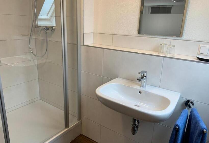 Quarto Estandar, Pension Deckenpfronn