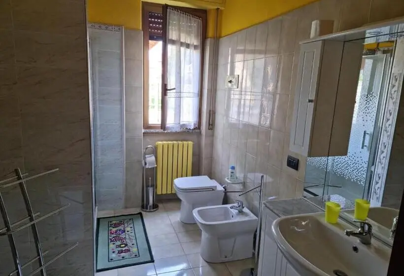スタンダード4人部屋, B&b Villa Carolina