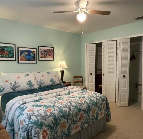 Номер Стандарт, Rae’s Place