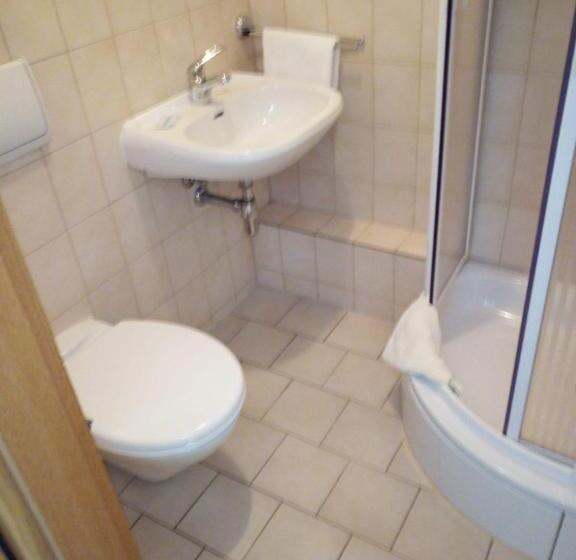 标准单人间, Cafe Zur Talsperre