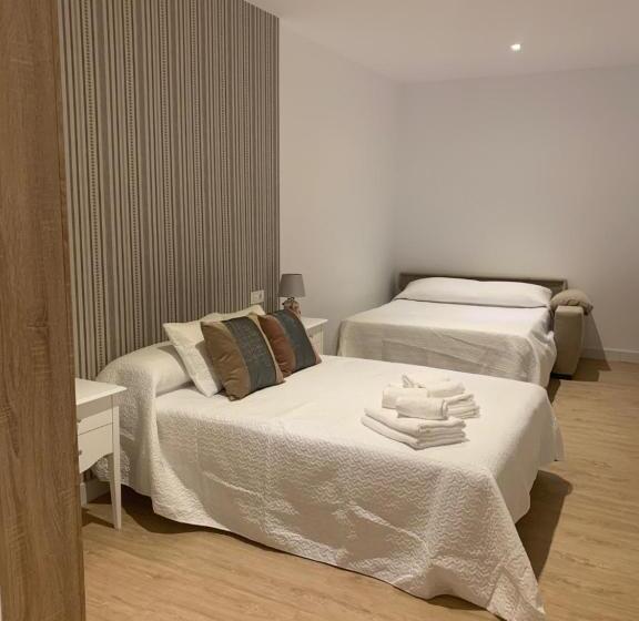 四人标准间, Hostal Restaurante Benalup Golf