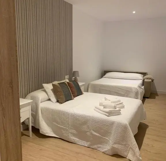 اتاق استاندارد چهار تخته, Hostal Restaurante Benalup Golf