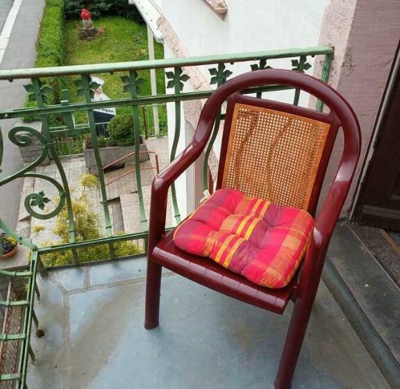 Quarto Triplo Estandar com Sacada, Cafe Zur Talsperre