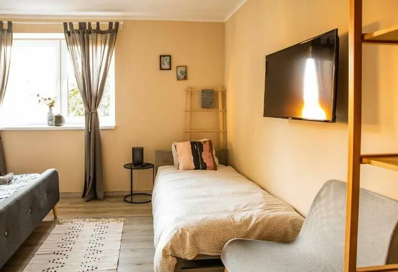 Standard Kolmen Hengen Huone, K House