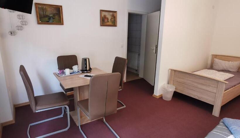 Четырехместный Номер Стандарт, Pension Hochheimer Schlösschen