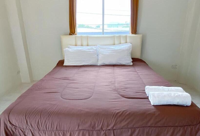 חדר סטנדרט עם מיטת קינג, Uh Hostel