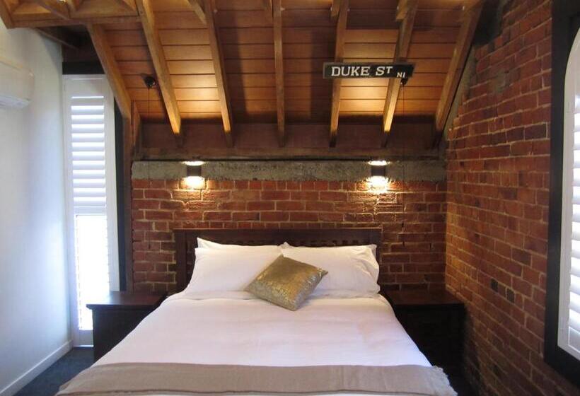 스탠다드 스튜디오, The Stables Dunedin