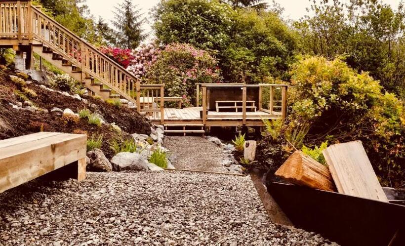 חדר סופריור, 378 Marine Drive