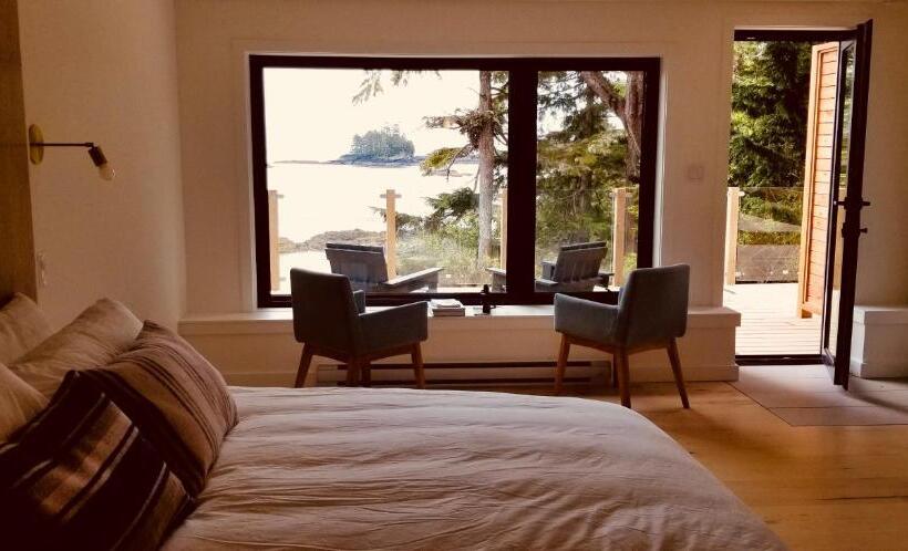 חדר סופריור, 378 Marine Drive