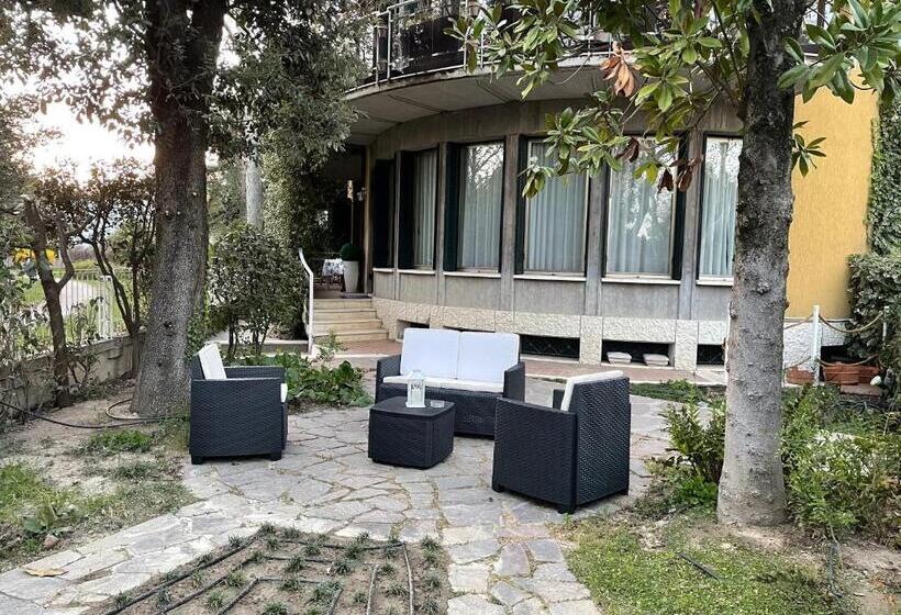 Deluxe Trippelrum, Villa Mase