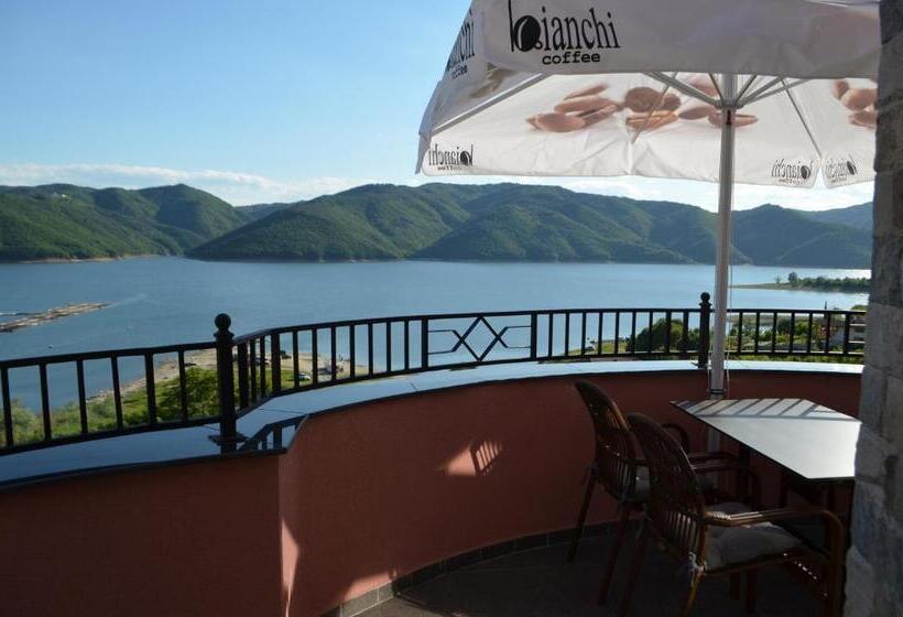 Superior room with lake view, Mobi Dick Family