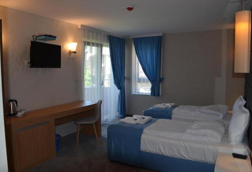 Superior room with lake view, Mobi Dick Family