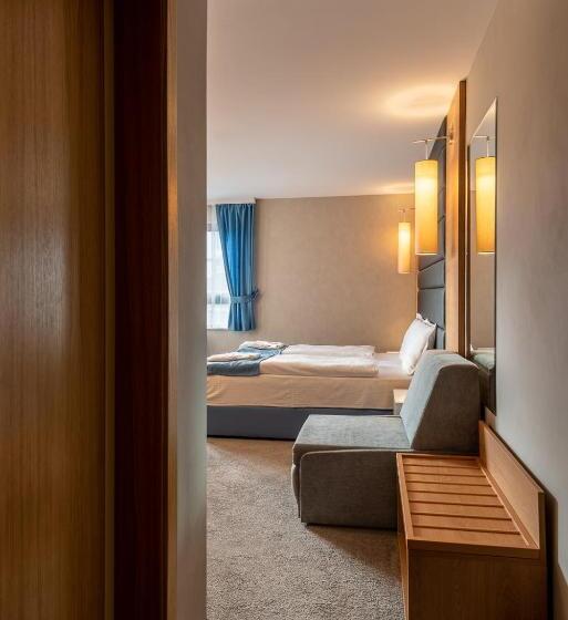 Superior room with lake view, Mobi Dick Family