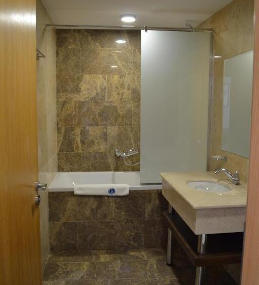 1 Bedroom Apartment Lake View, Mobi Dick Family