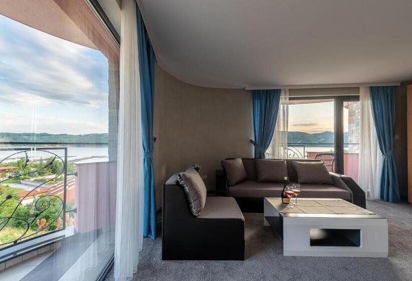 1 Bedroom Apartment Lake View, Mobi Dick Family