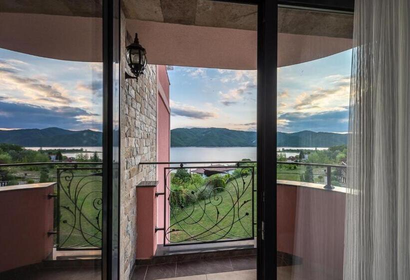 1 Bedroom Apartment Lake View, Mobi Dick Family