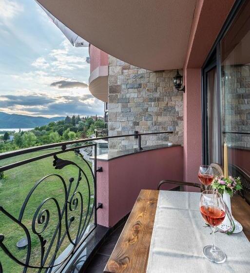 1 Bedroom Apartment Lake View, Mobi Dick Family