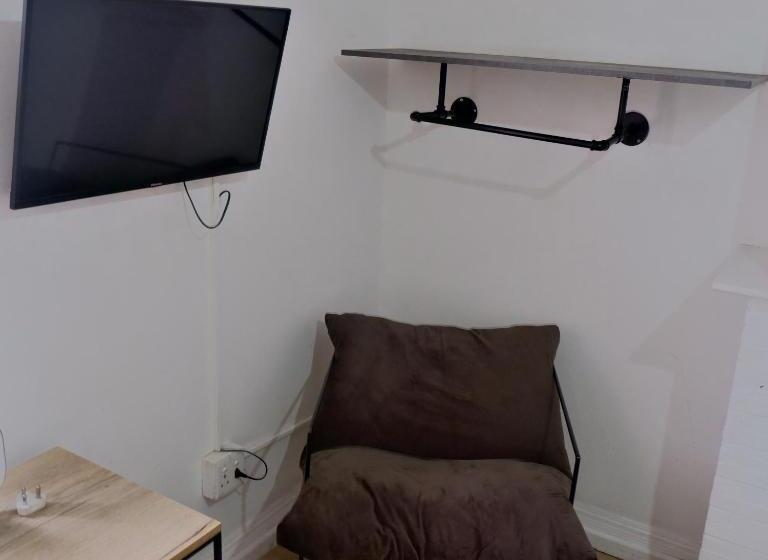 اتاق استاندارد, The City Club