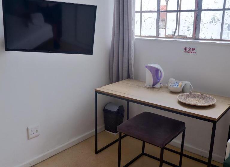 اتاق لوکس, The City Club