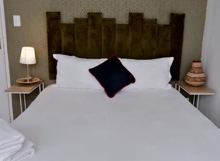 اتاق لوکس, The City Club