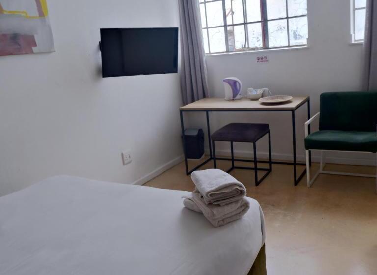 اتاق لوکس, The City Club