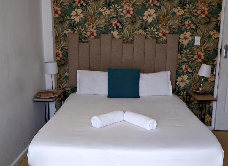 اتاق استاندارد اینتریور, The City Club