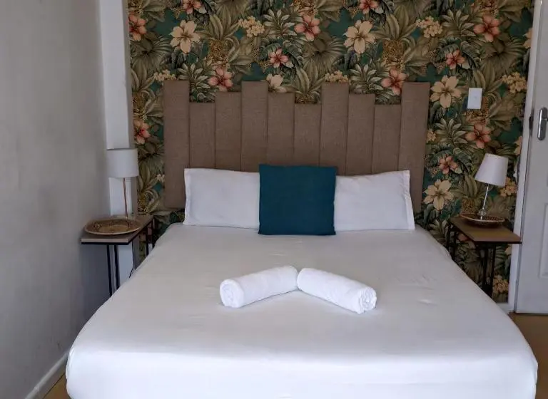 اتاق استاندارد اینتریور, The City Club
