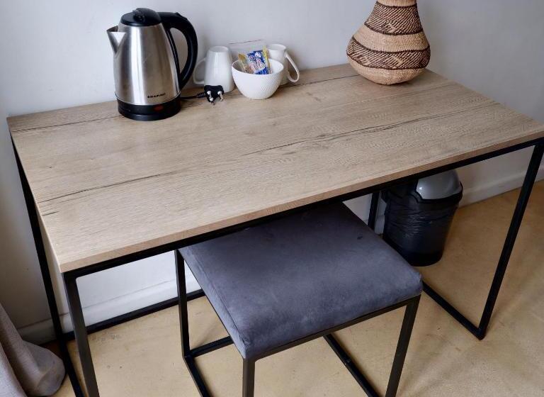 اتاق استاندارد اینتریور, The City Club