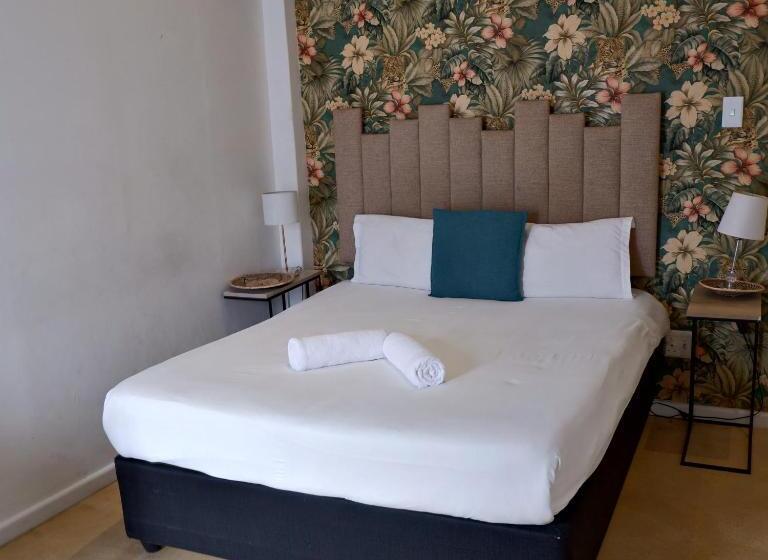 اتاق استاندارد اینتریور, The City Club