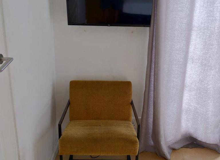 اتاق استاندارد اینتریور, The City Club