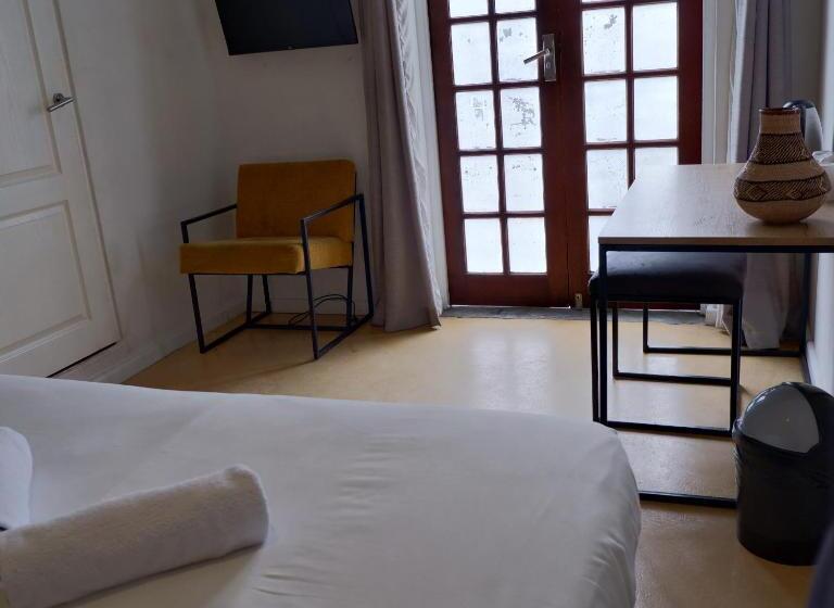 اتاق استاندارد اینتریور, The City Club