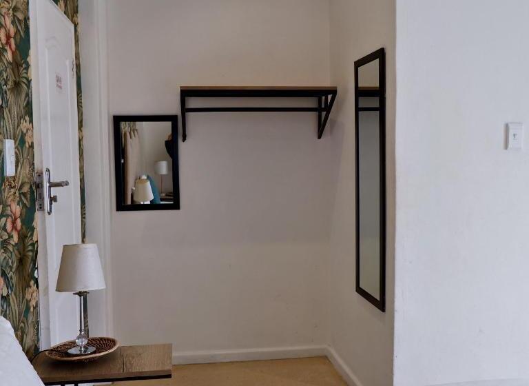 اتاق استاندارد اینتریور, The City Club