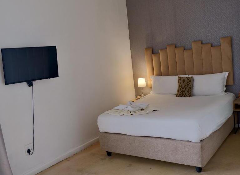 اتاق استاندارد با بالکن, The City Club