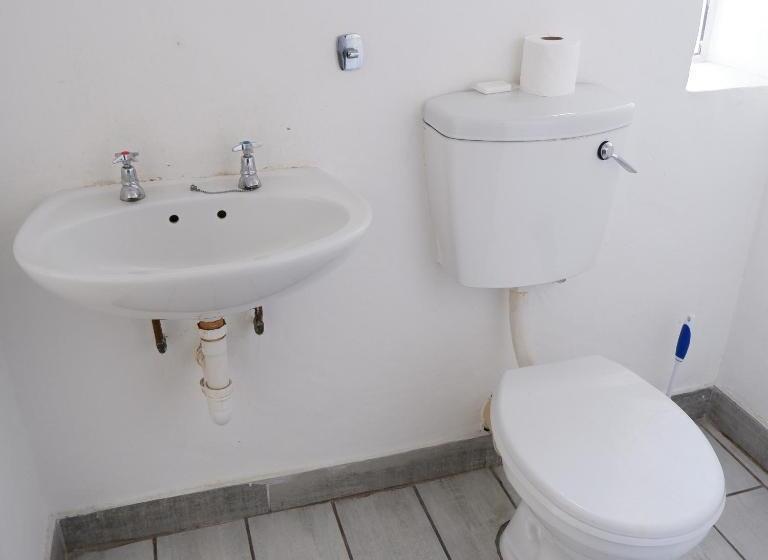 اتاق استاندارد با چشمانداز کوهستان, The City Club