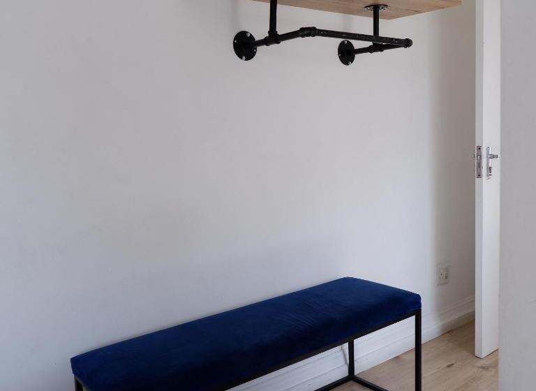 اتاق استاندارد, The City Club