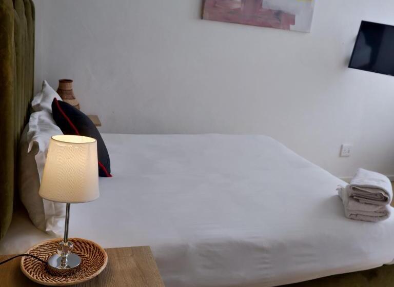 اتاق لوکس, The City Club