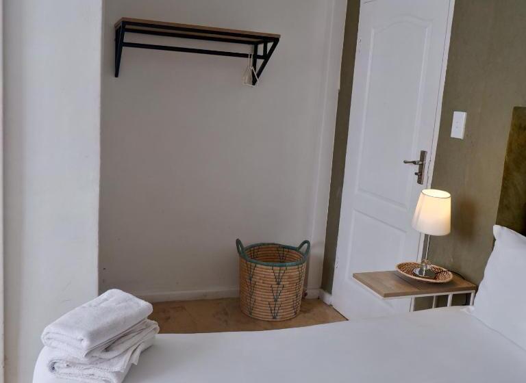 اتاق لوکس, The City Club