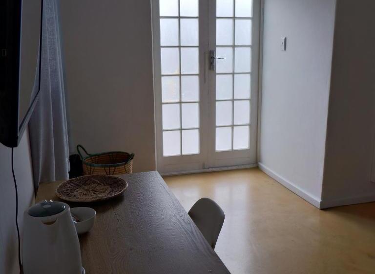 اتاق لوکس, The City Club