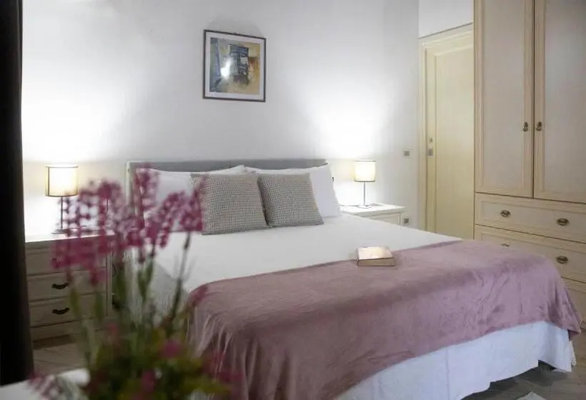 اتاق لوکس با بالکن, Irilor Luxury B&b