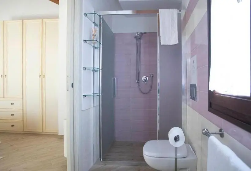 اتاق لوکس با بالکن, Irilor Luxury B&b