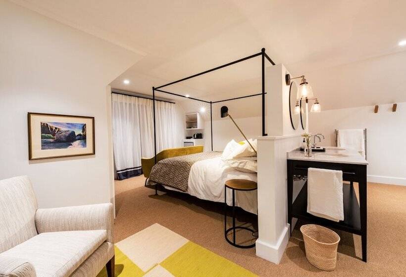 غرفة ديلوكس, Fairview House