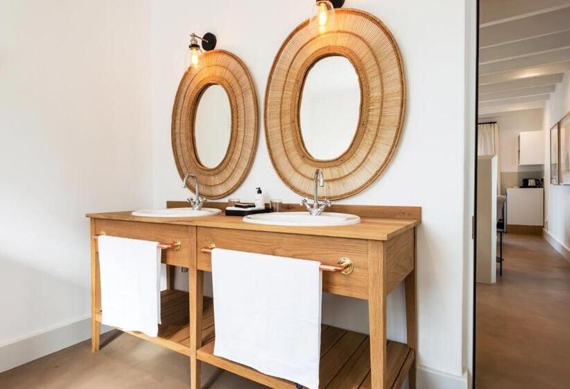 غرفة ديلوكس, Fairview House