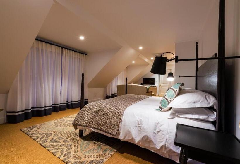 جناح عائلي, Fairview House